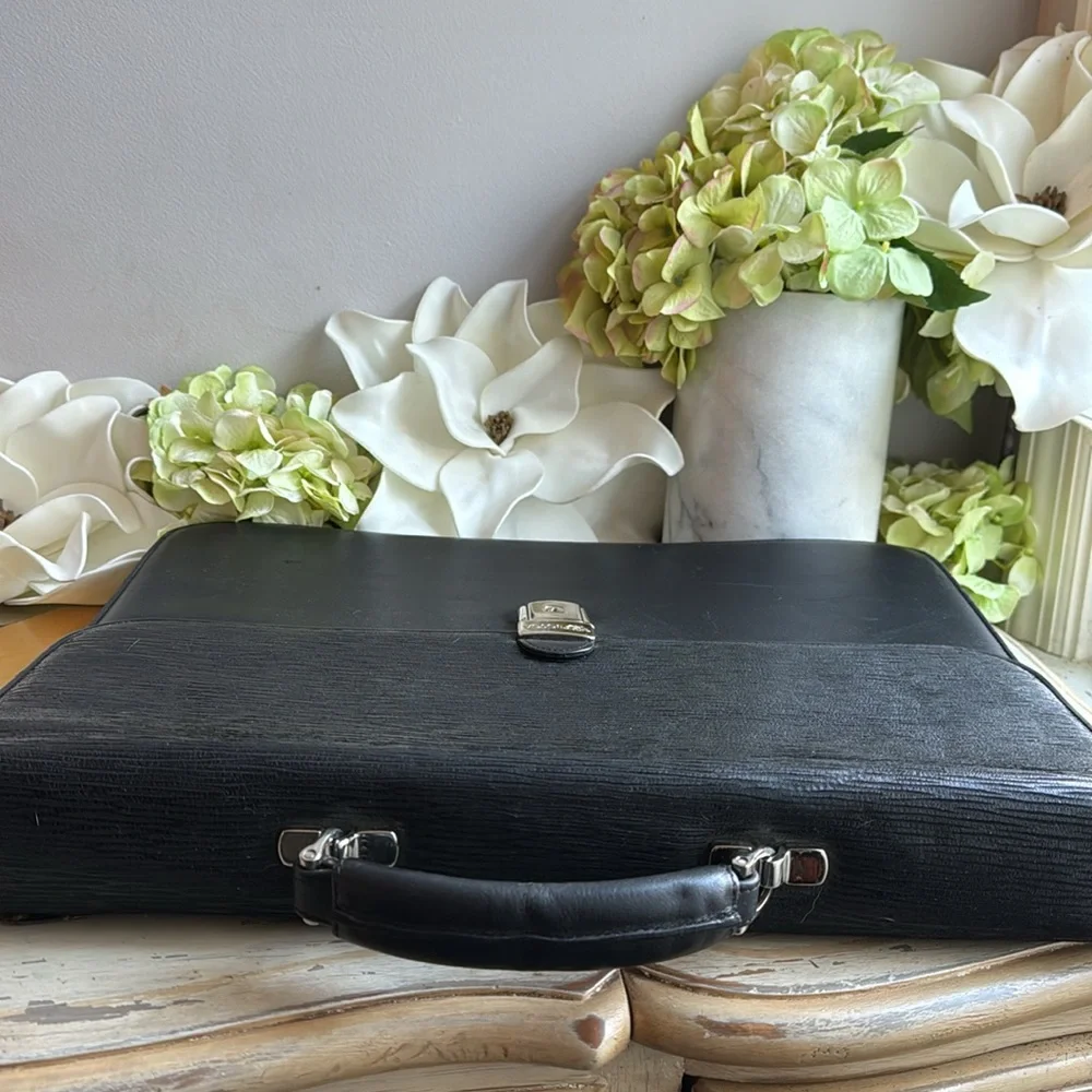 Bosca Leather Double Gusset Flapover Briefcase in Epi and Smooth Black Leather